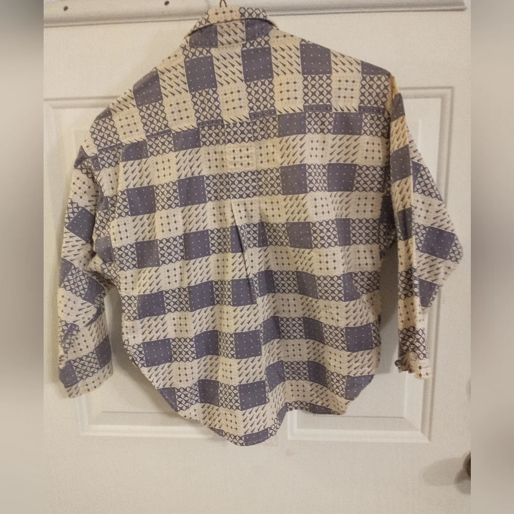 Liz Claiborne Kids Size 8 Button up Grey and White Checkered Pattern Shirt. - Picture 5 of 5